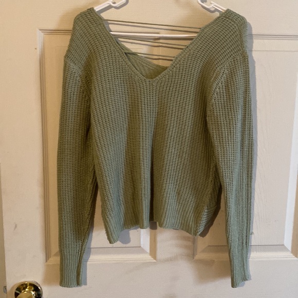 Cute green sweater - Picture 2 of 6
